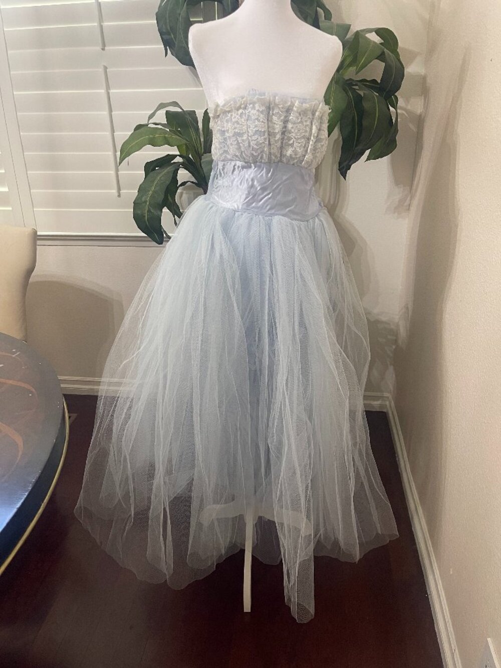 Vintage 1950s 1960s Blue Tulle Lace Strapless Prom Dress